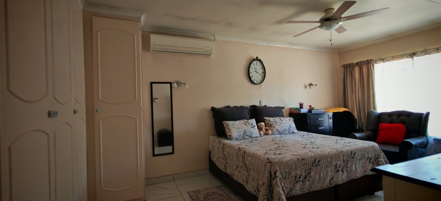 4 Bedroom Property for Sale in Brackendowns Gauteng