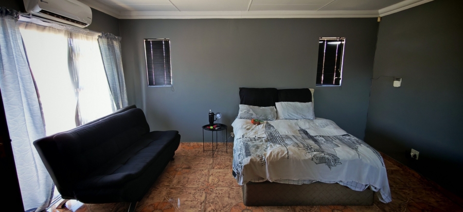 4 Bedroom Property for Sale in Brackendowns Gauteng
