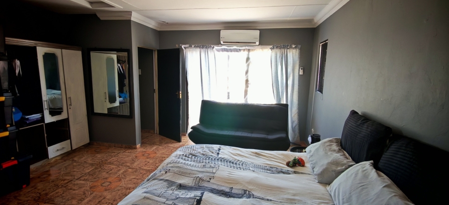 4 Bedroom Property for Sale in Brackendowns Gauteng