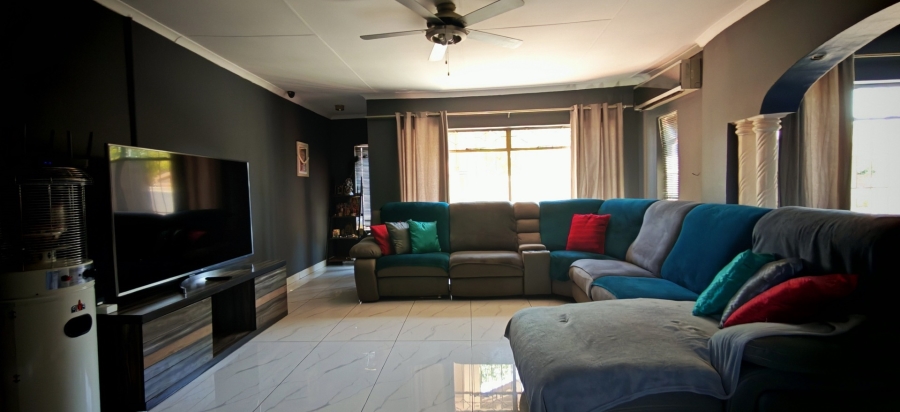 4 Bedroom Property for Sale in Brackendowns Gauteng