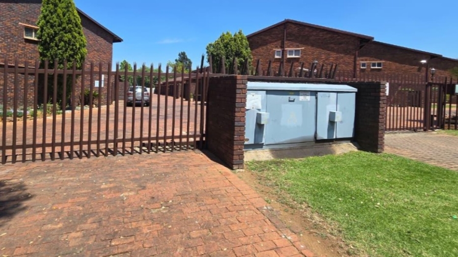 3 Bedroom Property for Sale in Brackenhurst Gauteng