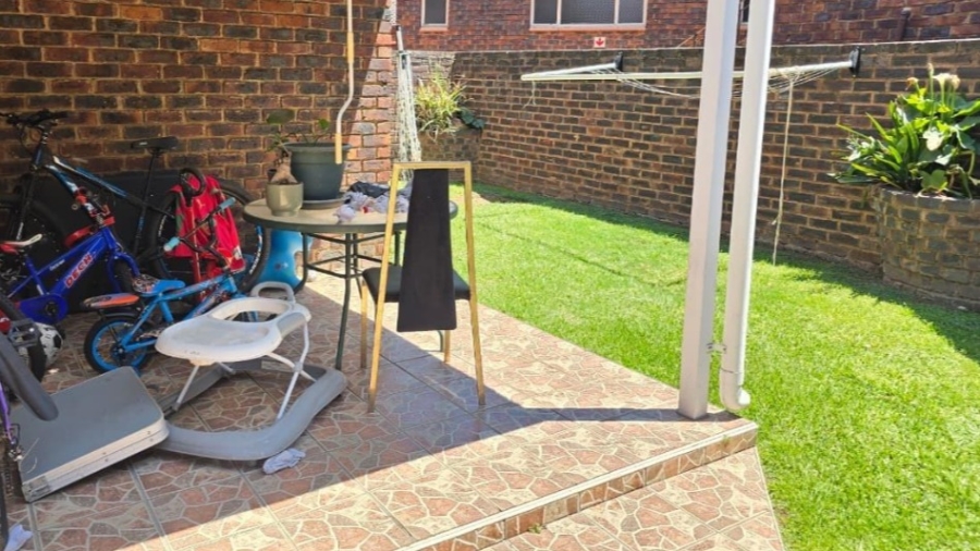 3 Bedroom Property for Sale in Brackenhurst Gauteng