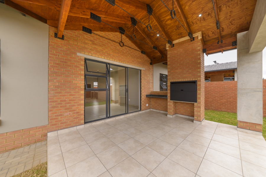3 Bedroom Property for Sale in Six Fountains Residential Estate Gauteng