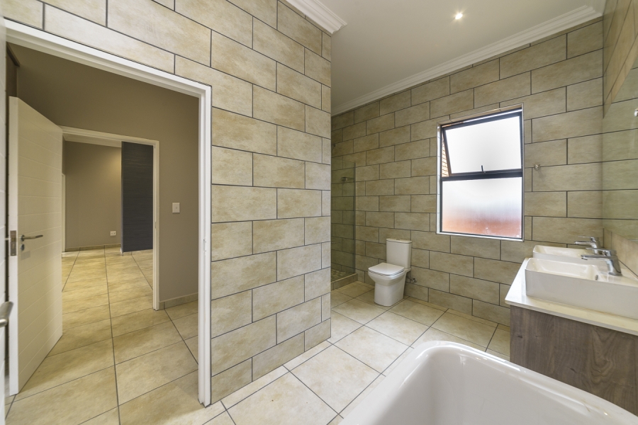 3 Bedroom Property for Sale in Six Fountains Residential Estate Gauteng