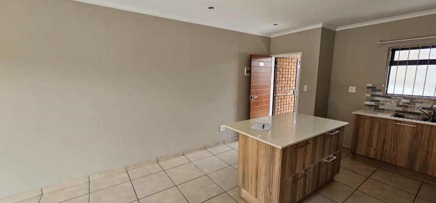 1 Bedroom Property for Sale in Die Hoewes Gauteng