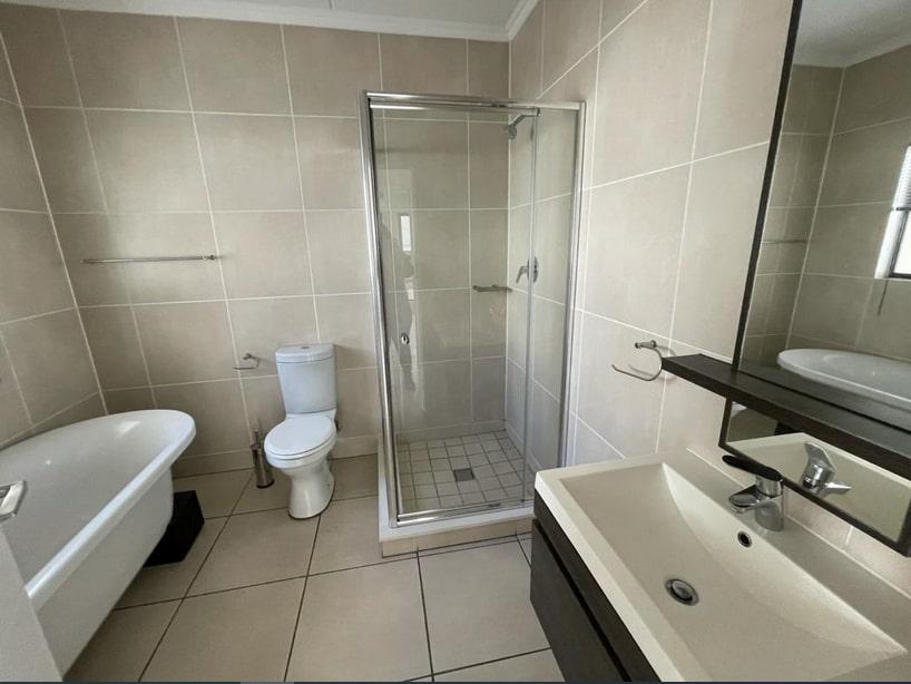 To Let 3 Bedroom Property for Rent in Greenstone Hill Gauteng