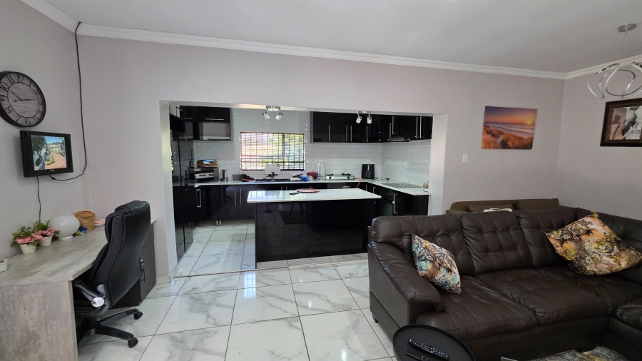 5 Bedroom Property for Sale in Wonderboom South Gauteng