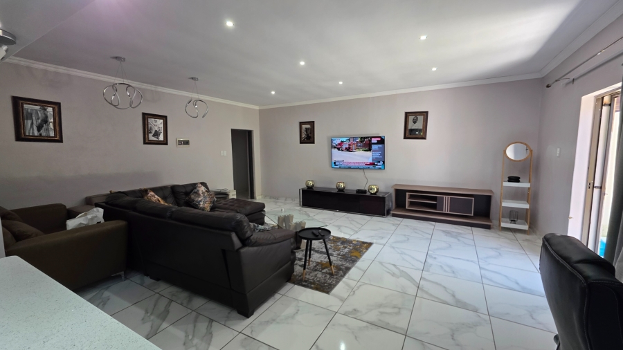 5 Bedroom Property for Sale in Wonderboom South Gauteng