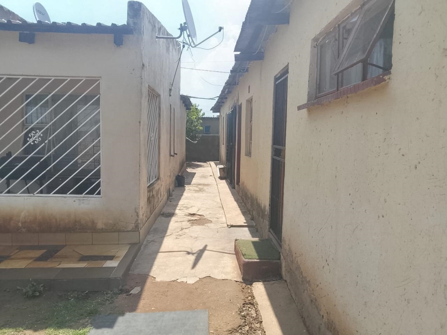 4 Bedroom Property for Sale in Vosloorus Ext 14 Gauteng