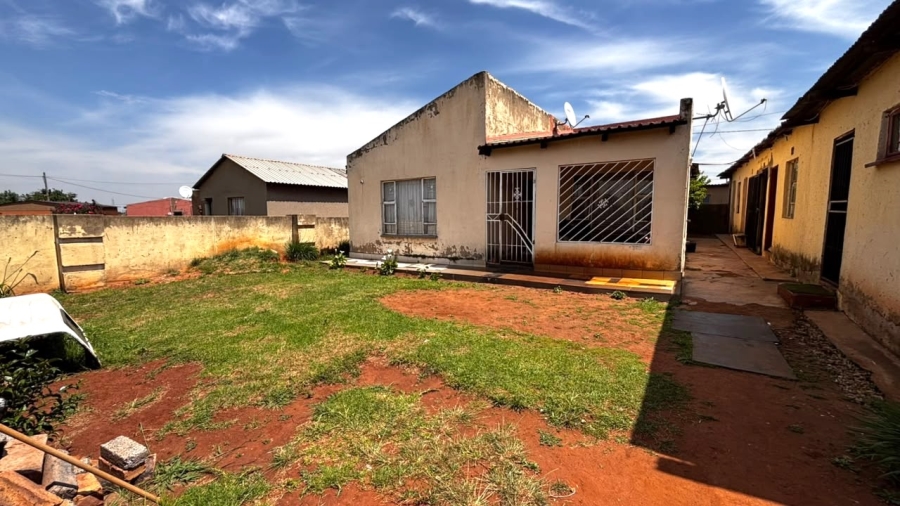 4 Bedroom Property for Sale in Vosloorus Ext 14 Gauteng