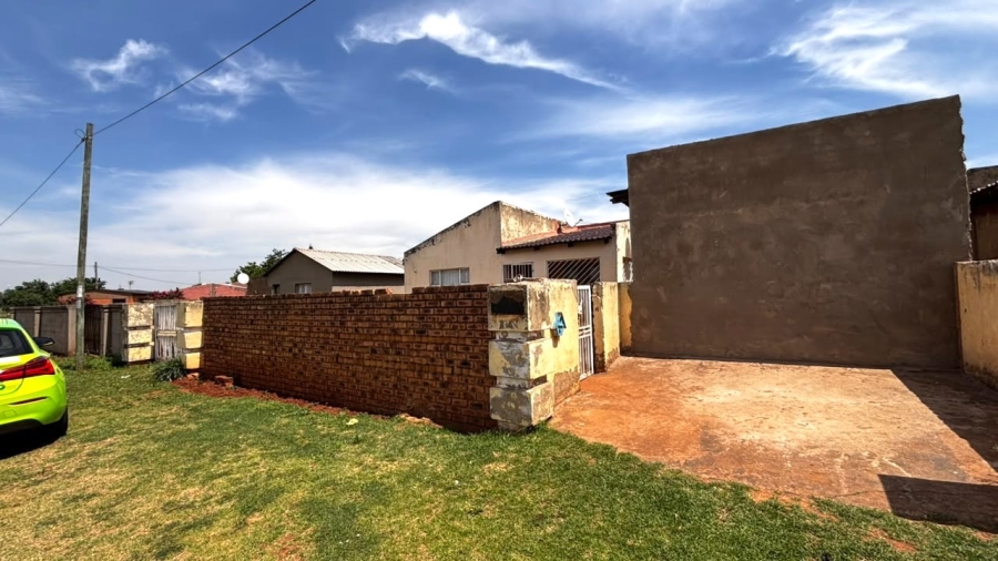 4 Bedroom Property for Sale in Vosloorus Ext 14 Gauteng