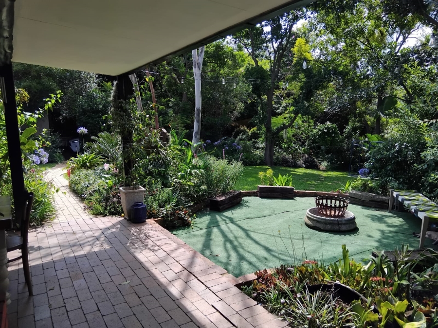 5 Bedroom Property for Sale in Gallo Manor Gauteng