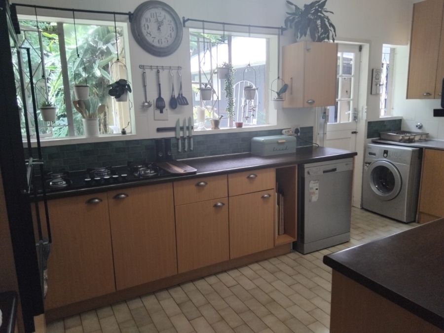 5 Bedroom Property for Sale in Gallo Manor Gauteng