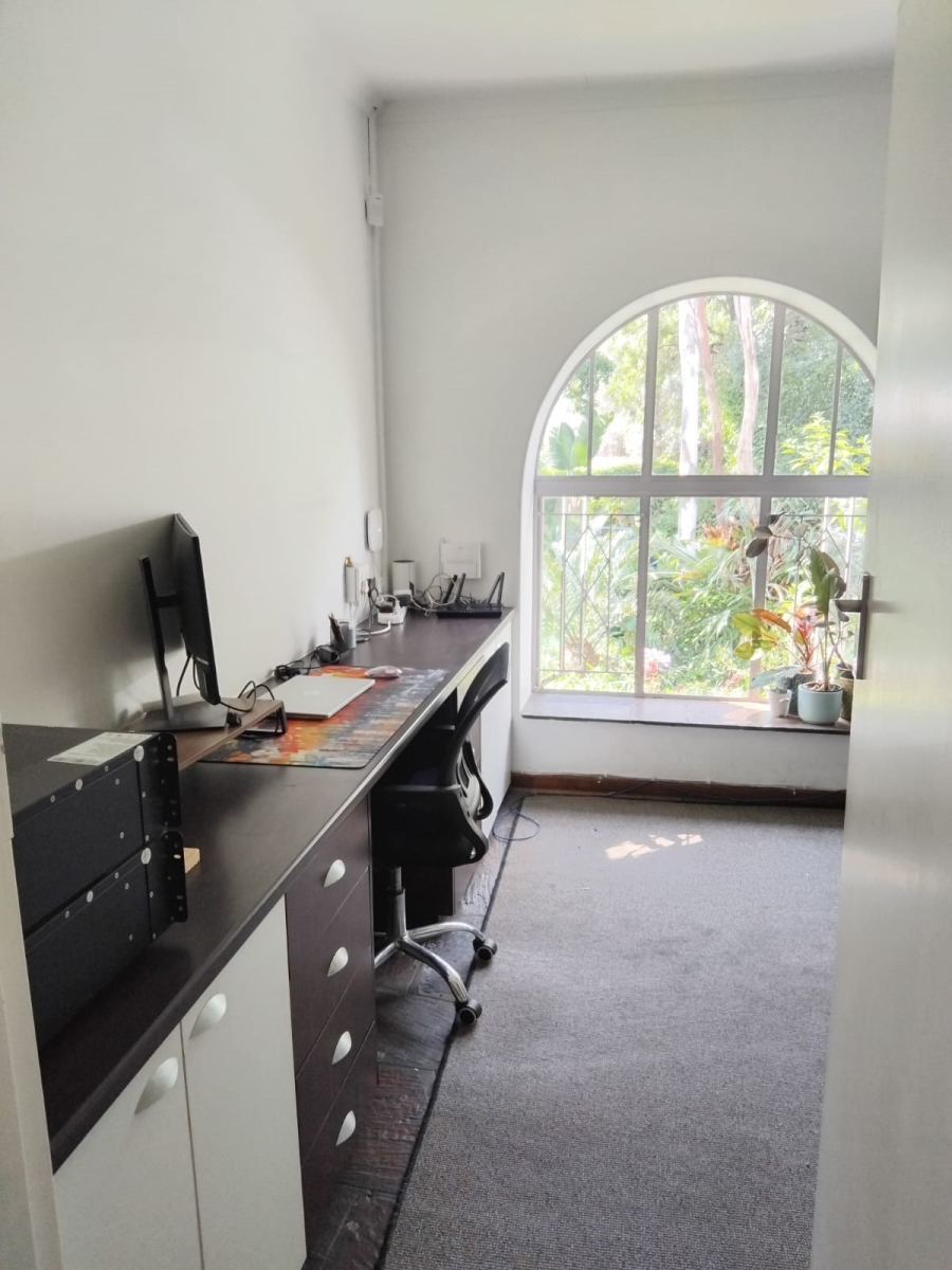 5 Bedroom Property for Sale in Gallo Manor Gauteng