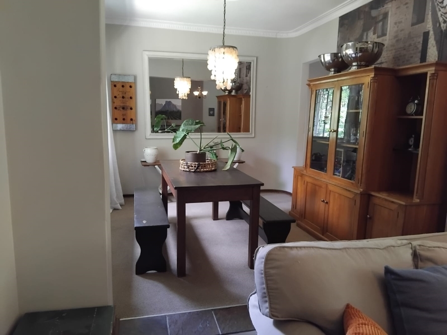 5 Bedroom Property for Sale in Gallo Manor Gauteng