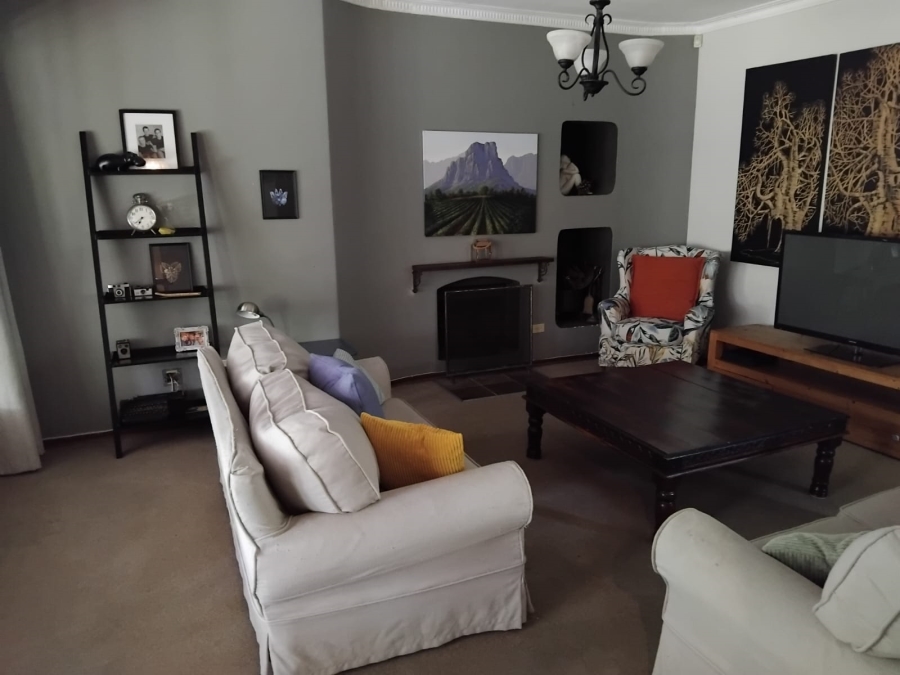 5 Bedroom Property for Sale in Gallo Manor Gauteng