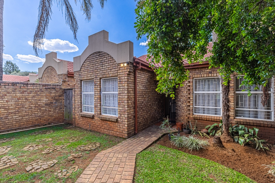 2 Bedroom Property for Sale in Hennopspark Gauteng