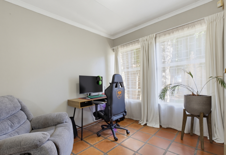 2 Bedroom Property for Sale in Hennopspark Gauteng