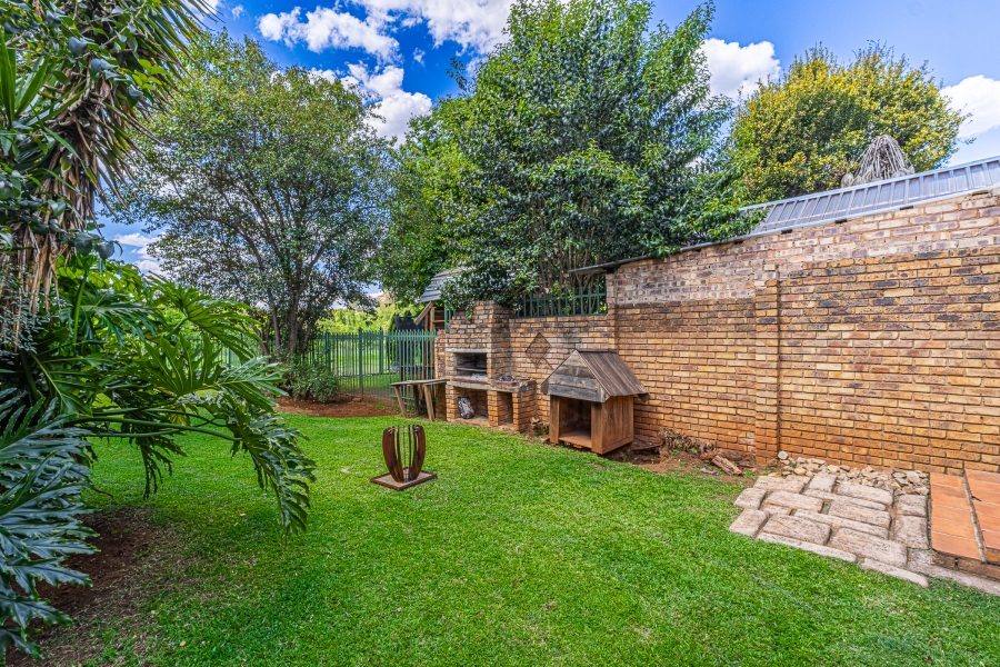 2 Bedroom Property for Sale in Hennopspark Gauteng