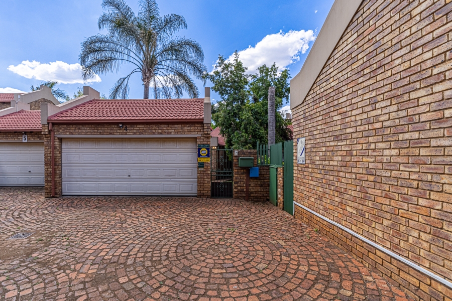 2 Bedroom Property for Sale in Hennopspark Gauteng