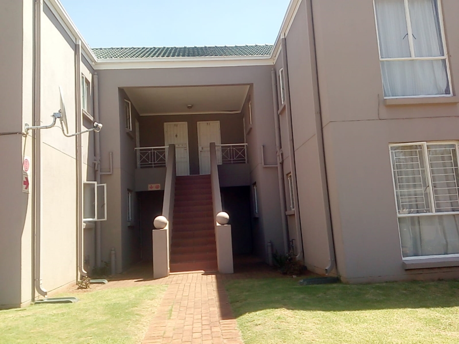To Let 3 Bedroom Property for Rent in Weltevreden Park Gauteng