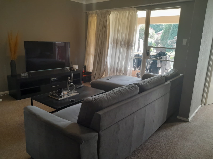 To Let 3 Bedroom Property for Rent in Weltevreden Park Gauteng