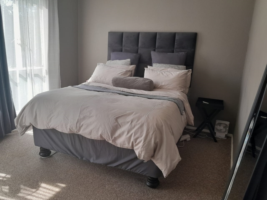 To Let 3 Bedroom Property for Rent in Weltevreden Park Gauteng