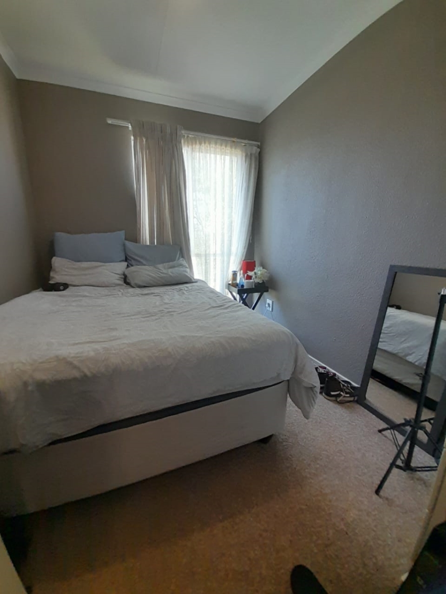 To Let 3 Bedroom Property for Rent in Weltevreden Park Gauteng