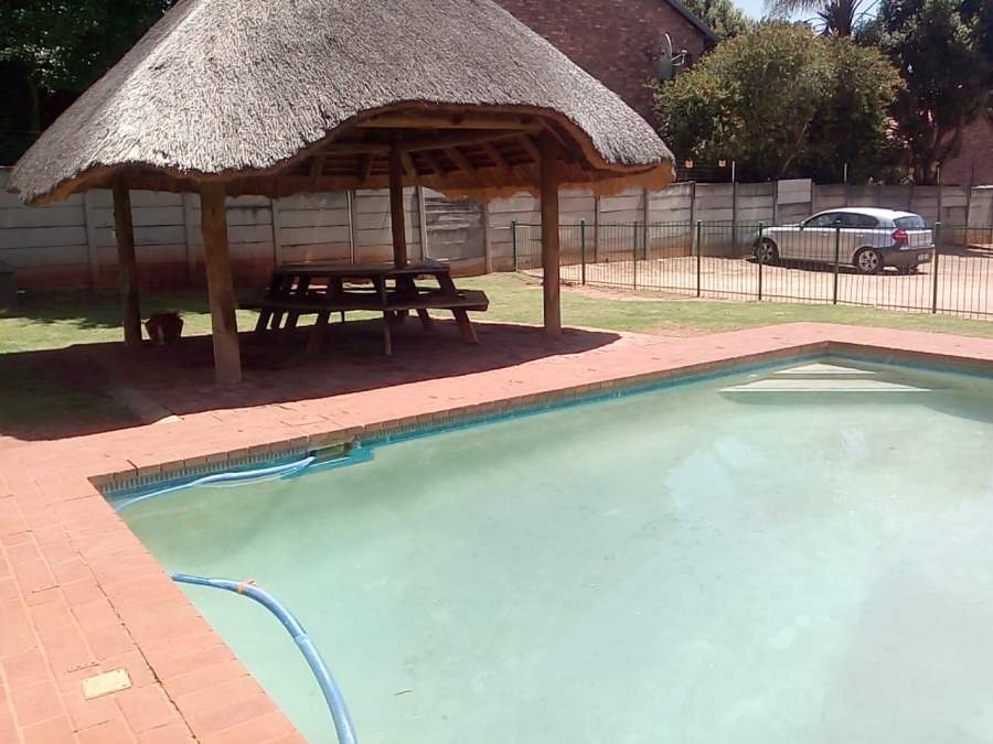To Let 3 Bedroom Property for Rent in Weltevreden Park Gauteng