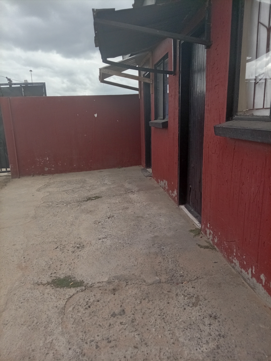 2 Bedroom Property for Sale in Bophelong Gauteng