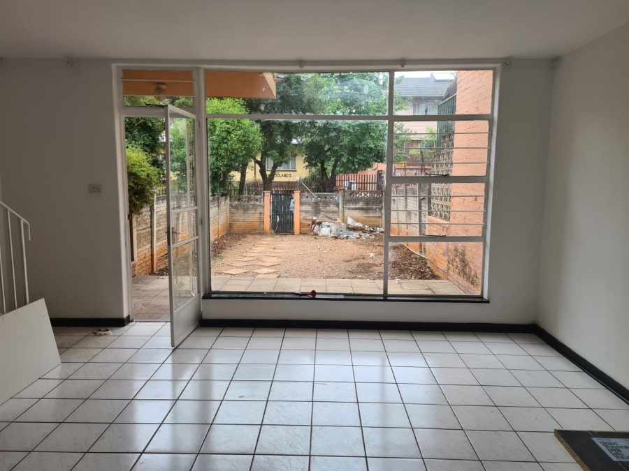 To Let 2 Bedroom Property for Rent in Windsor East Gauteng