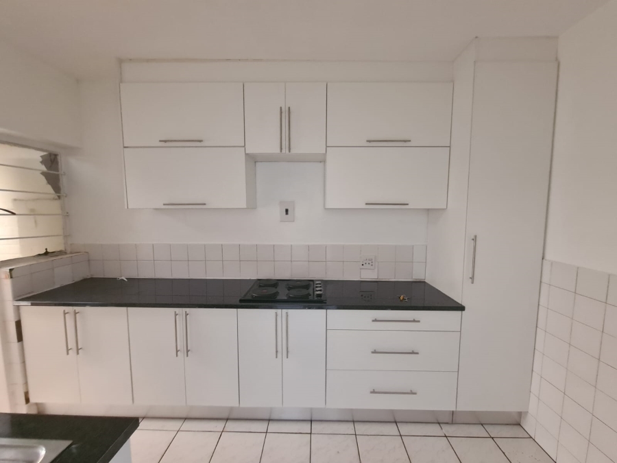 To Let 2 Bedroom Property for Rent in Windsor East Gauteng