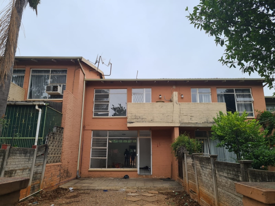 To Let 2 Bedroom Property for Rent in Windsor East Gauteng