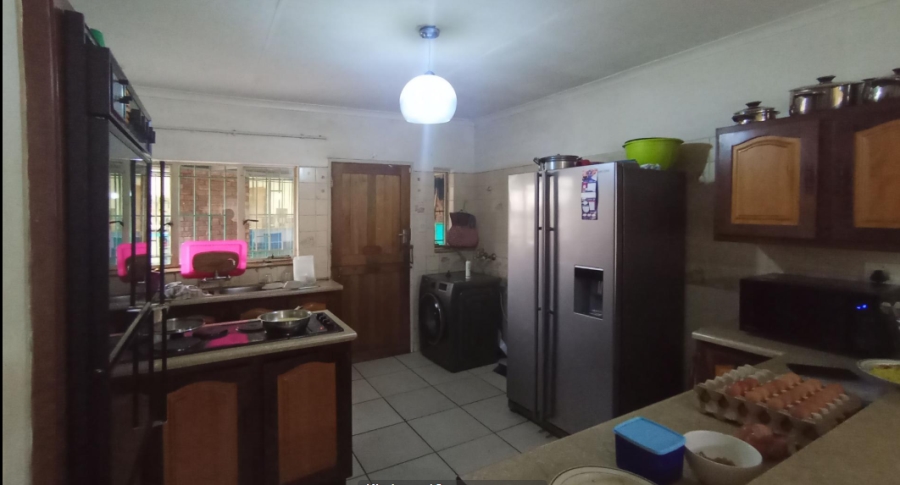 4 Bedroom Property for Sale in Rooihuiskraal Gauteng