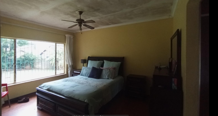 4 Bedroom Property for Sale in Rooihuiskraal Gauteng