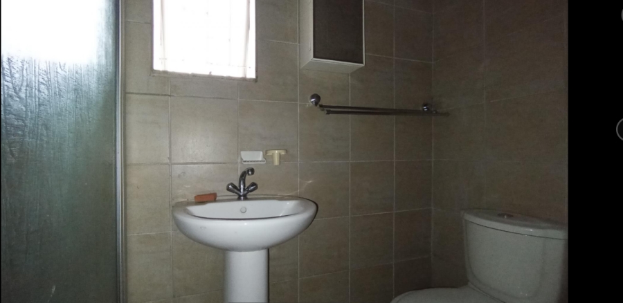 4 Bedroom Property for Sale in Rooihuiskraal Gauteng