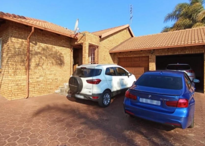 3 Bedroom Property for Sale in Amberfield Crest Estate Gauteng