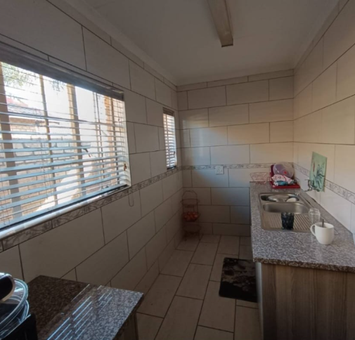 3 Bedroom Property for Sale in Amberfield Crest Estate Gauteng