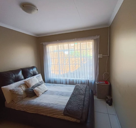 3 Bedroom Property for Sale in Amberfield Crest Estate Gauteng