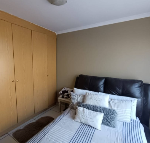 3 Bedroom Property for Sale in Amberfield Crest Estate Gauteng
