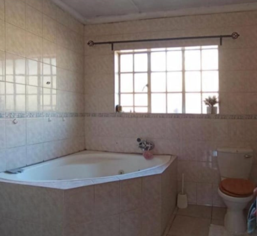 3 Bedroom Property for Sale in Amberfield Crest Estate Gauteng