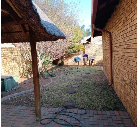 3 Bedroom Property for Sale in Amberfield Crest Estate Gauteng