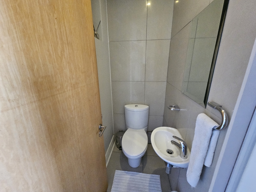 To Let 1 Bedroom Property for Rent in Sandown Gauteng