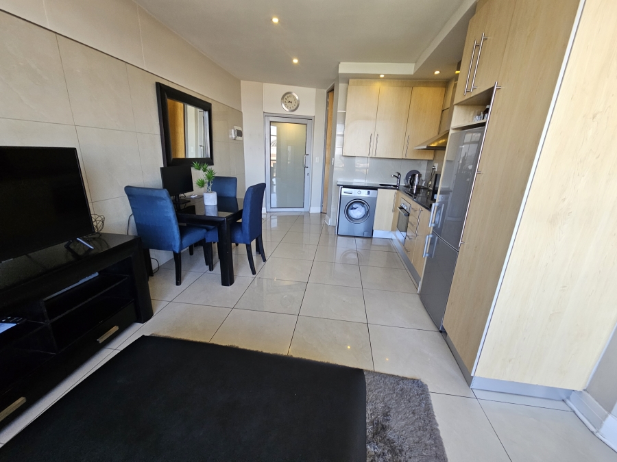 To Let 1 Bedroom Property for Rent in Sandown Gauteng