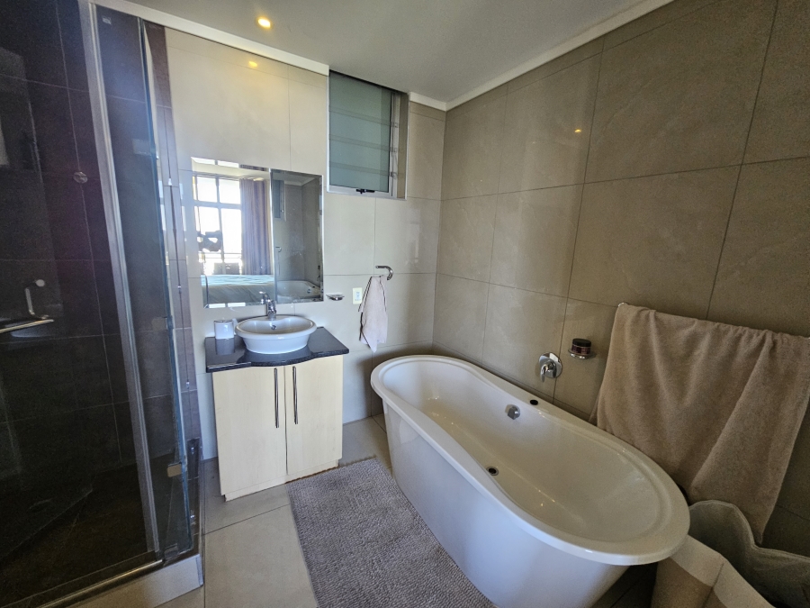 To Let 1 Bedroom Property for Rent in Sandown Gauteng