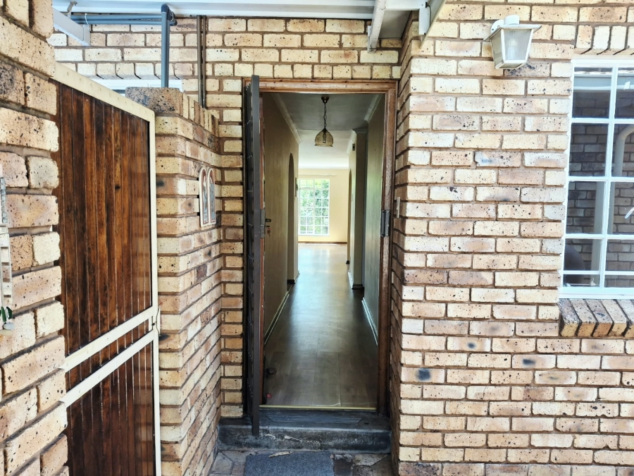 2 Bedroom Property for Sale in Brummeria Gauteng