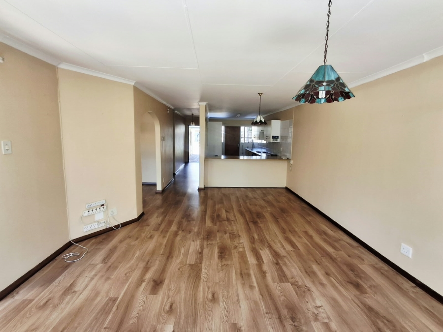 2 Bedroom Property for Sale in Brummeria Gauteng