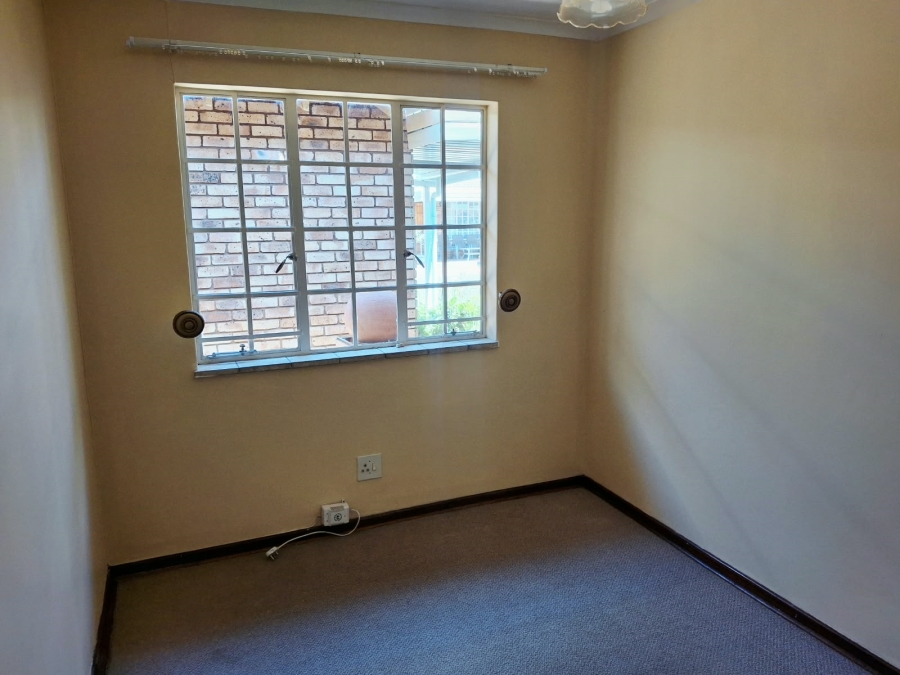 2 Bedroom Property for Sale in Brummeria Gauteng