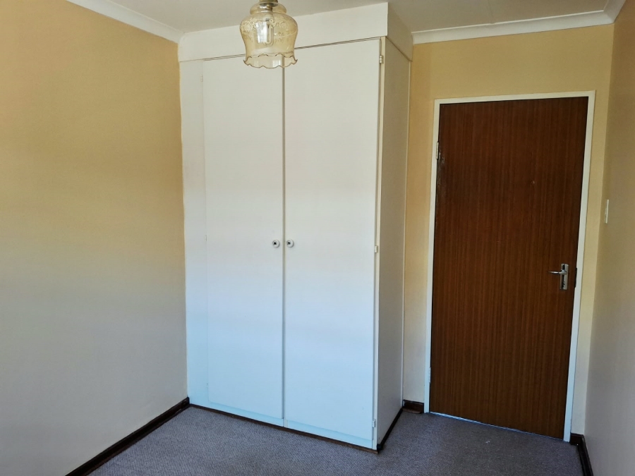 2 Bedroom Property for Sale in Brummeria Gauteng