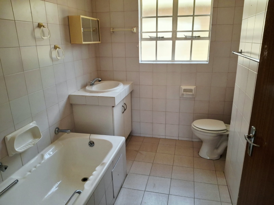 2 Bedroom Property for Sale in Brummeria Gauteng